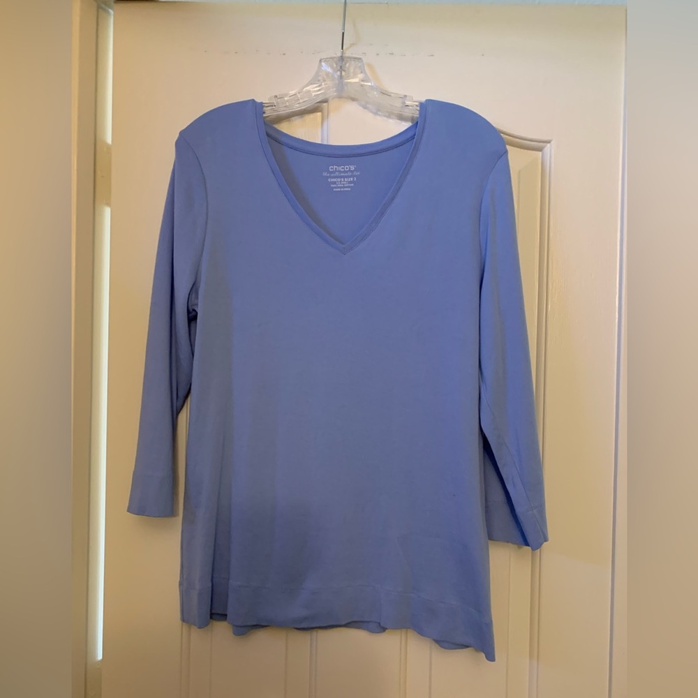 Chico's Women's Light Blue V-Neck Top size 2(L-12).